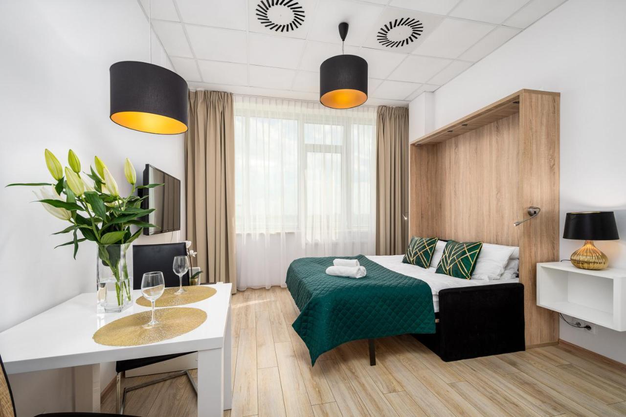 Varsovla Apartments Luaran gambar