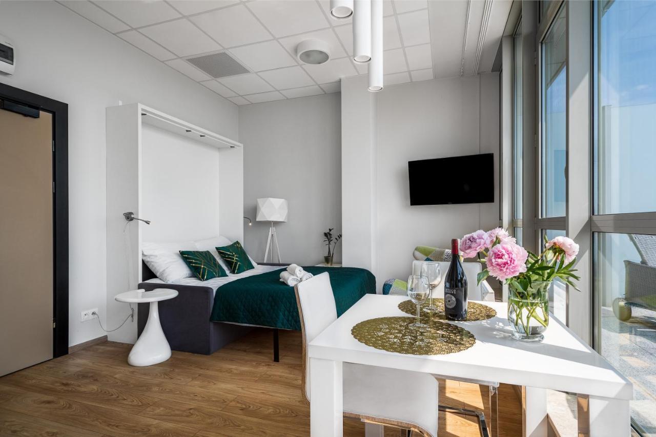 Varsovla Apartments Luaran gambar