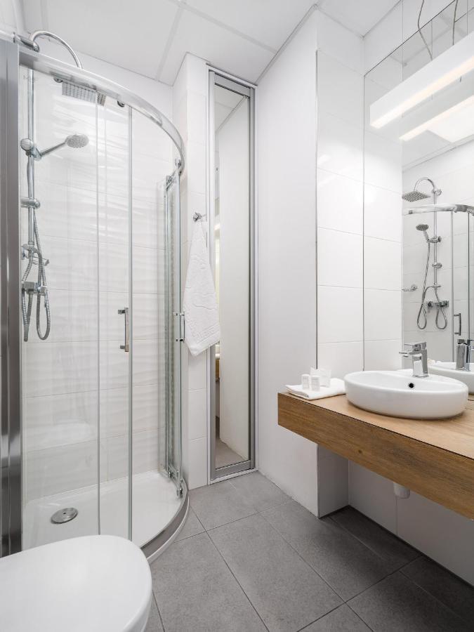 Varsovla Apartments Luaran gambar