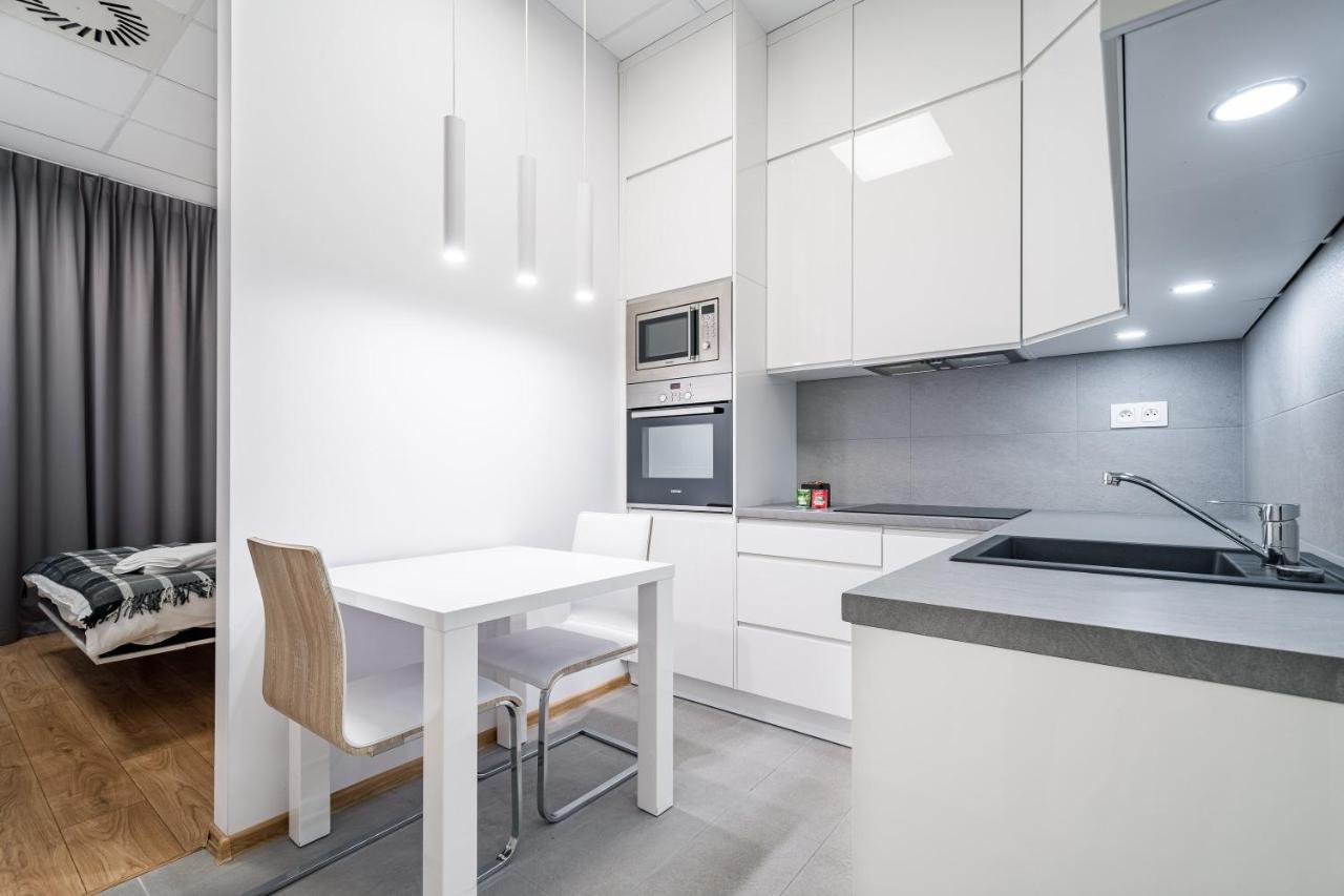Varsovla Apartments Luaran gambar
