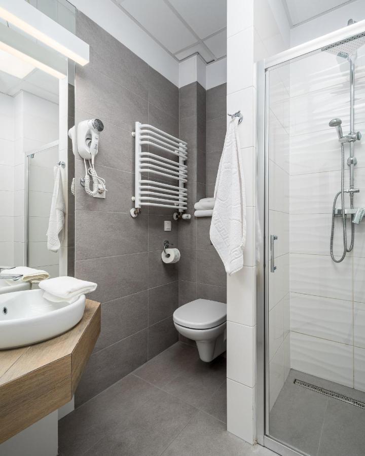 Varsovla Apartments Luaran gambar