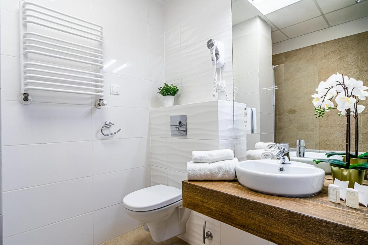 Varsovla Apartments Luaran gambar