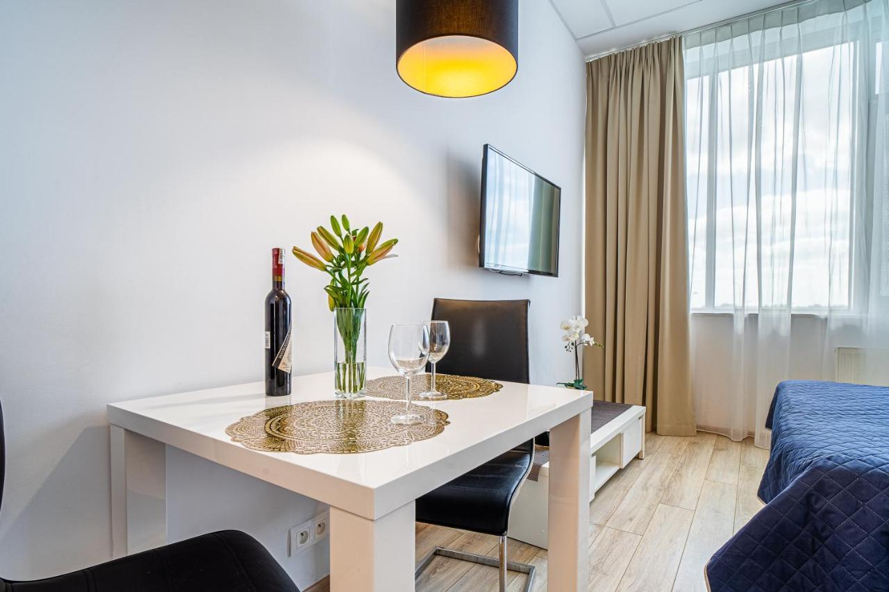 Varsovla Apartments Luaran gambar