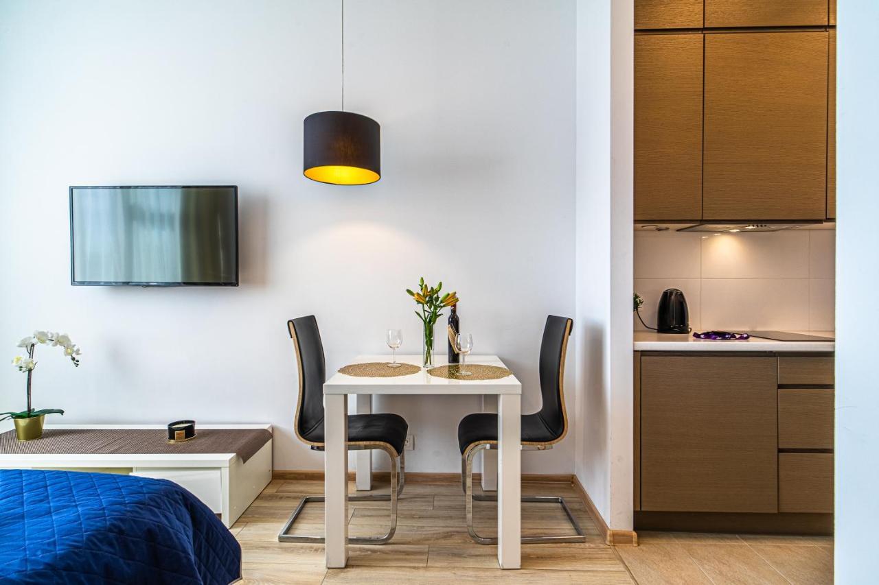 Varsovla Apartments Luaran gambar