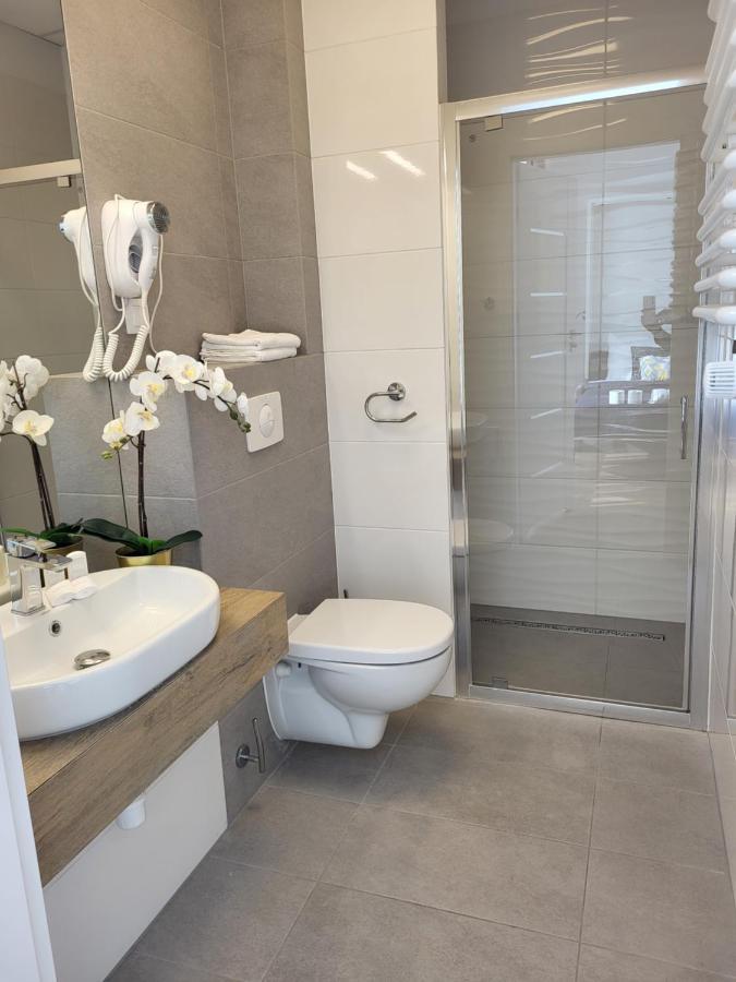 Varsovla Apartments Luaran gambar