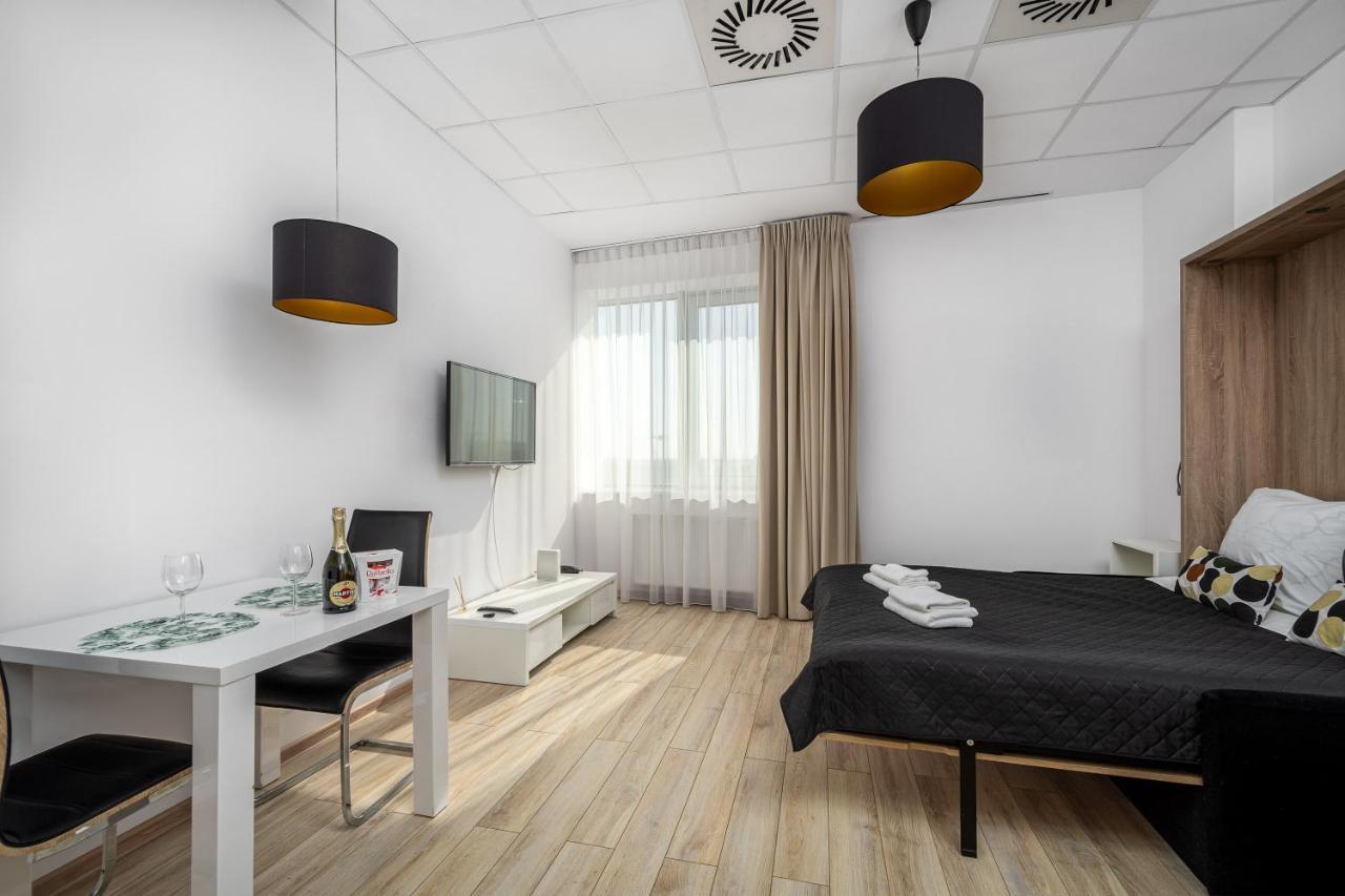 Varsovla Apartments Luaran gambar