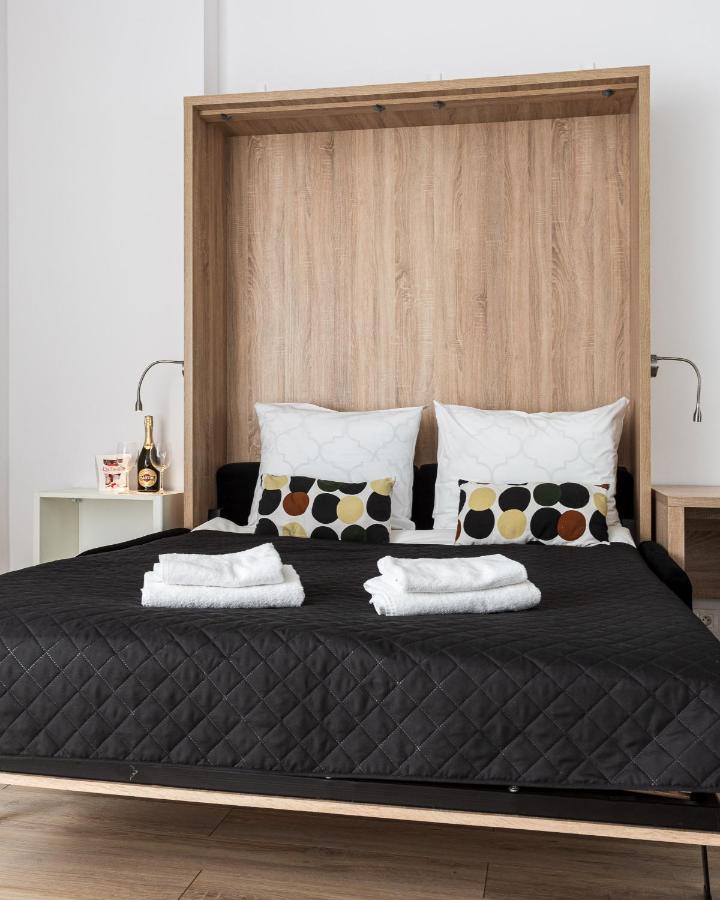 Varsovla Apartments Luaran gambar